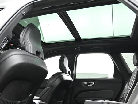 Volvo XC60 — photo 18