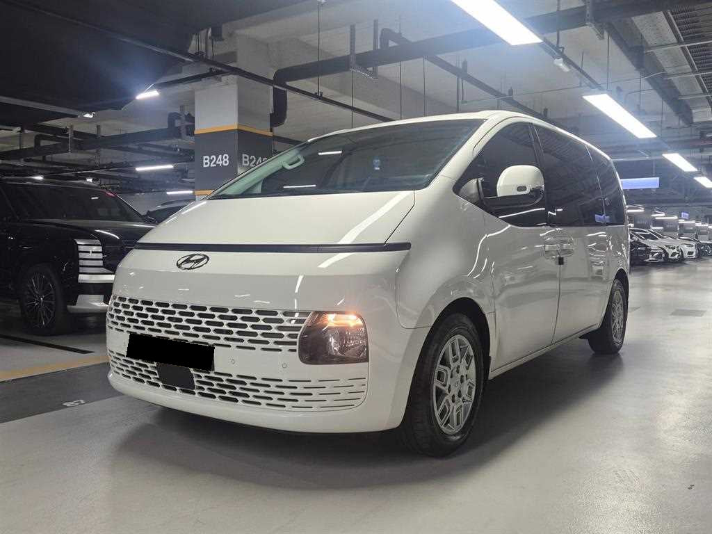 Hyundai Staria — photo 01