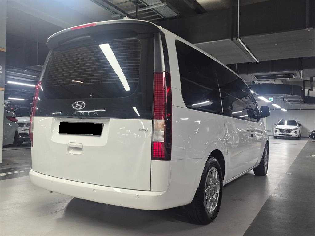 Hyundai Staria — photo 03