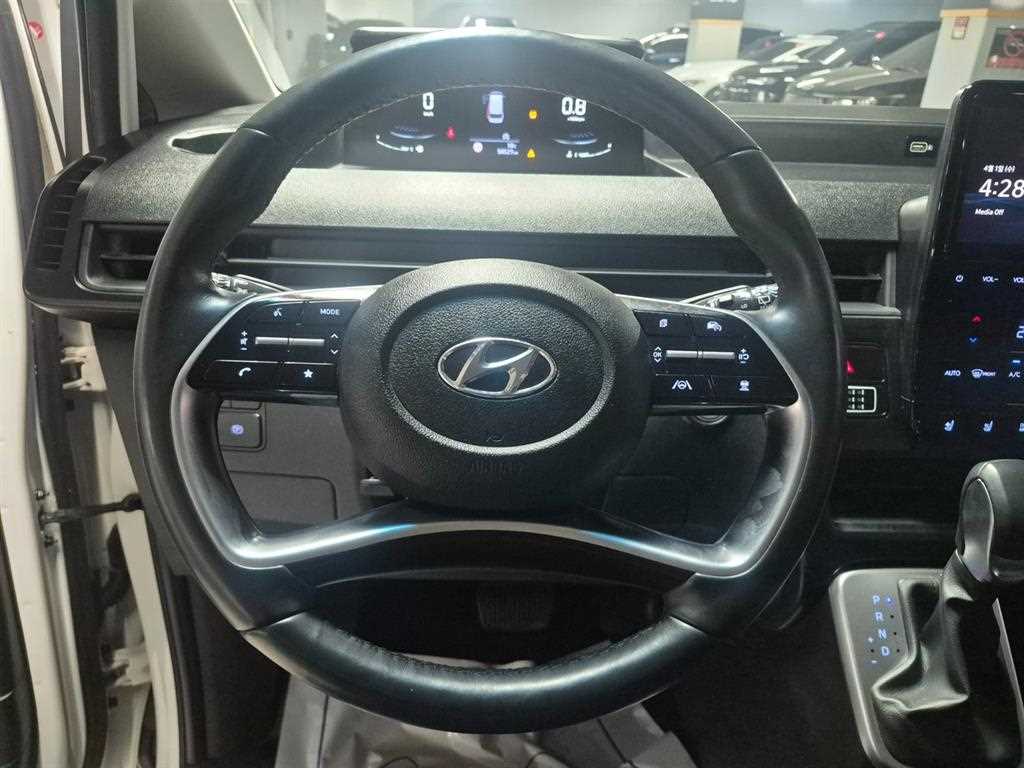 Hyundai Staria — photo 12
