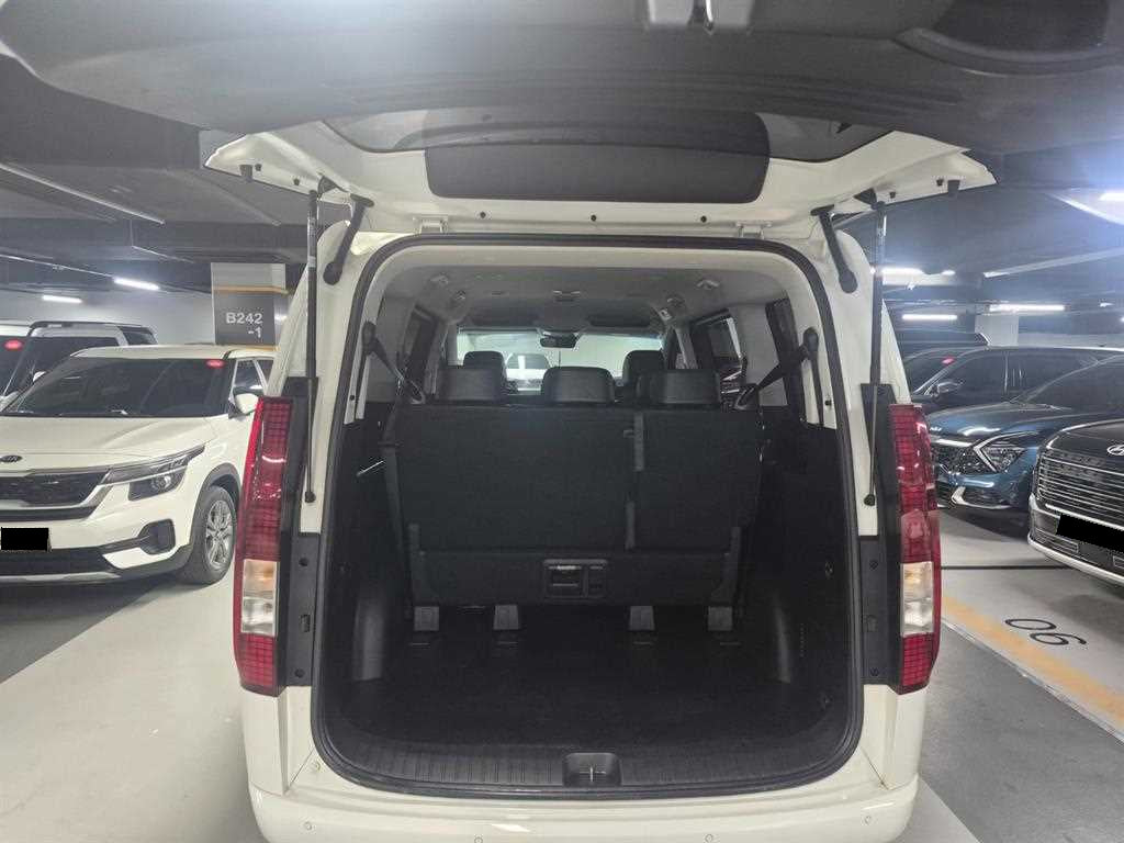 Hyundai Staria — photo 18