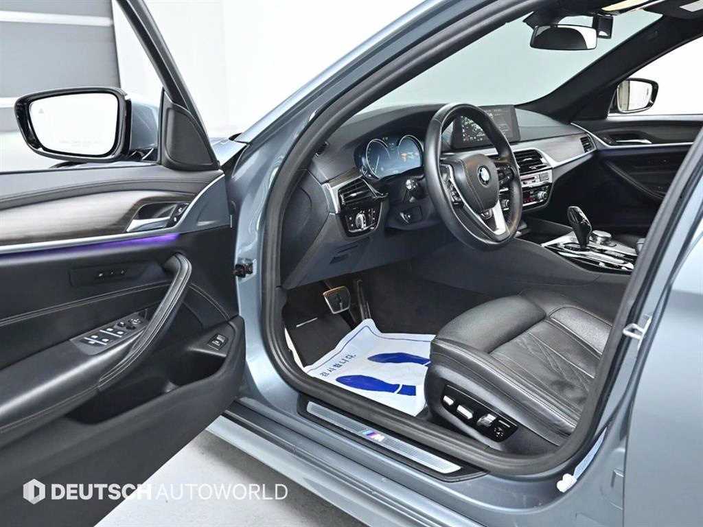 BMW 5-Series — photo 11