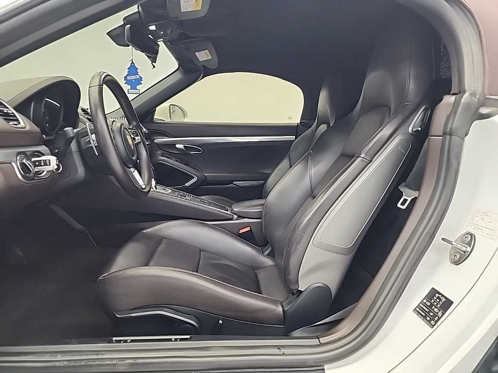 Porsche 718 — photo 10