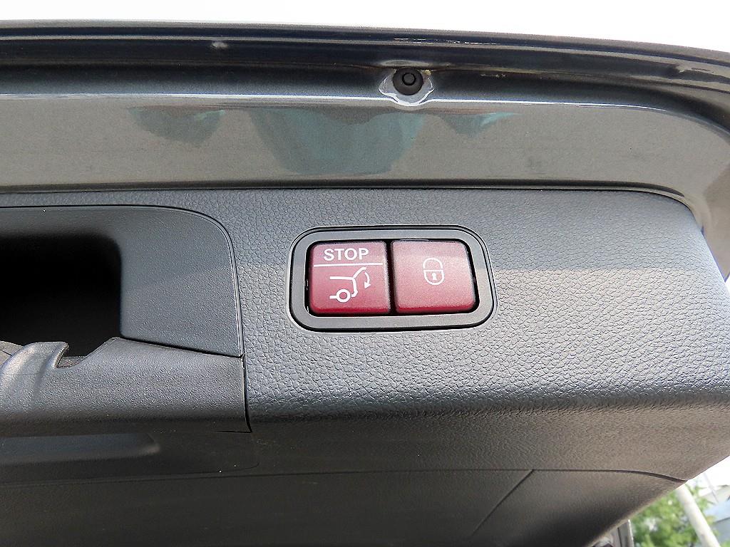 Mercedes-Benz GLC-Class — photo 18
