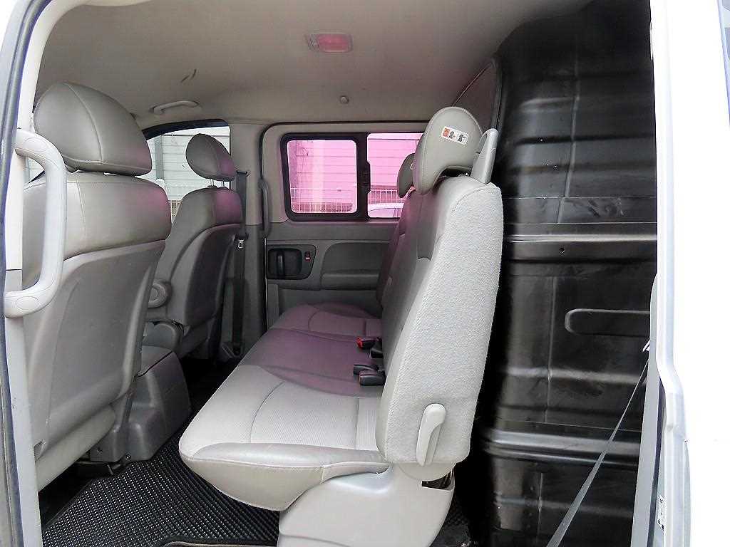 Hyundai Starex — photo 06
