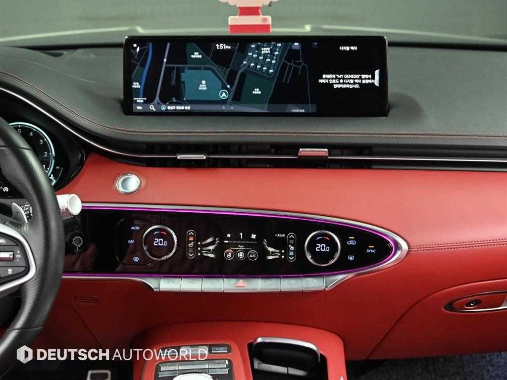 Genesis GV70 — photo 14