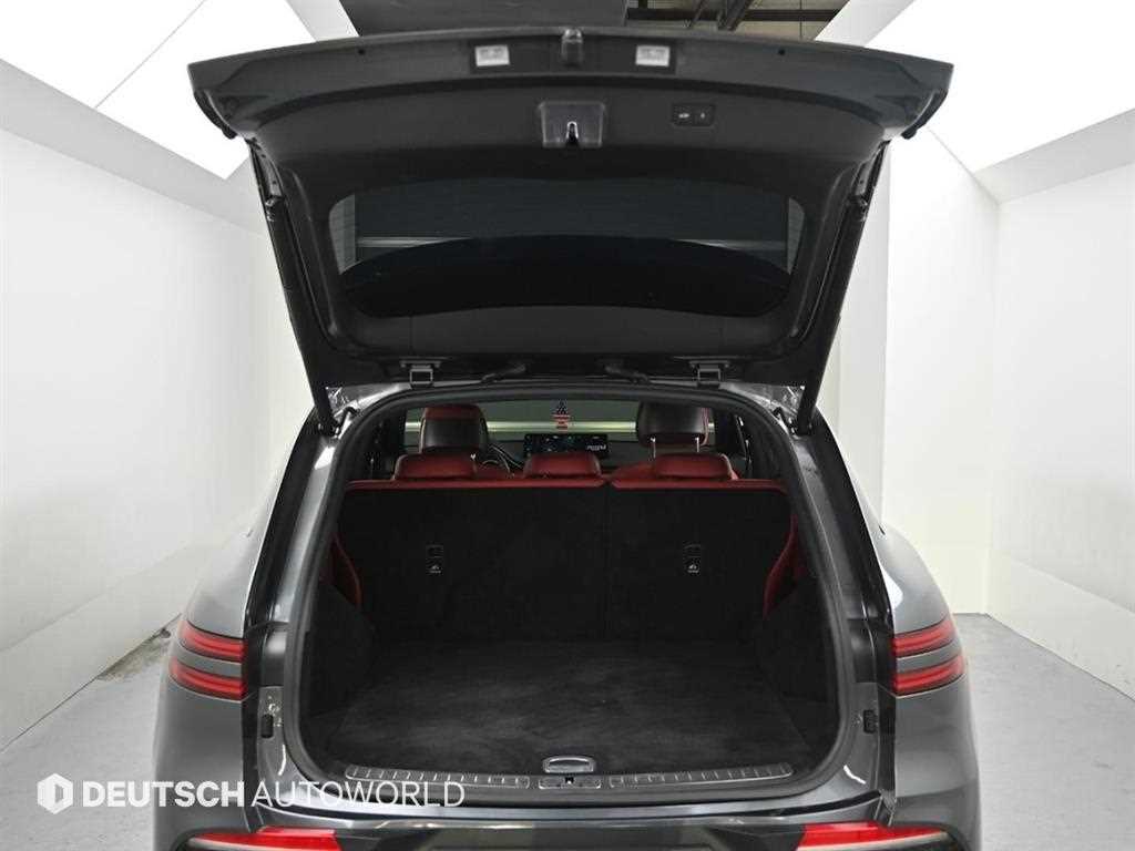 Genesis GV70 — photo 19