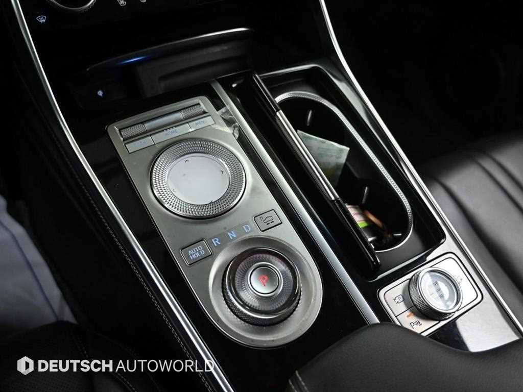 Genesis GV80 — photo 09