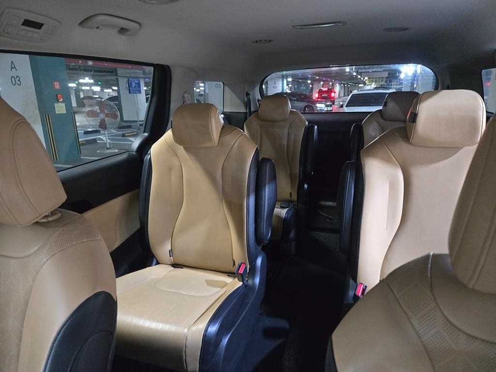 Kia Carnival — photo 08