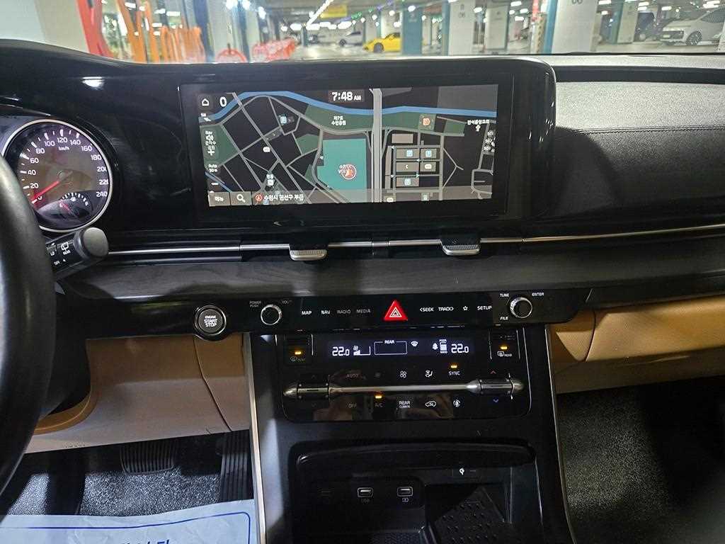 Kia Carnival — photo 12