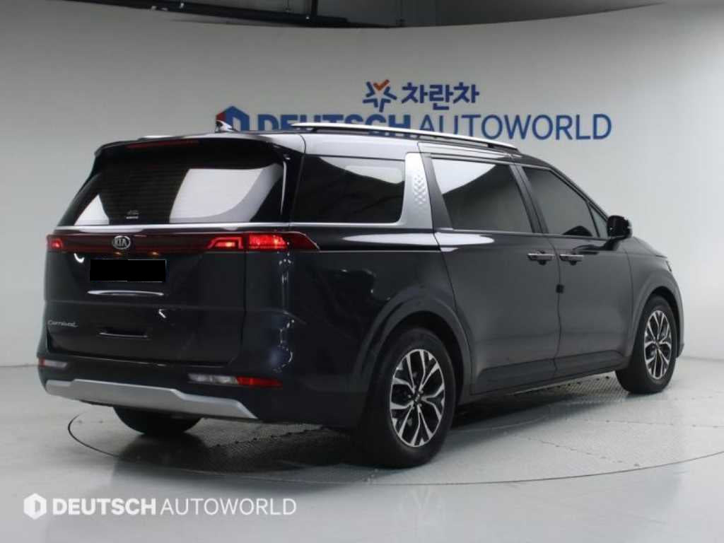 Kia Carnival — photo 05