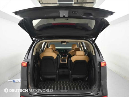 Kia Carnival — photo 11