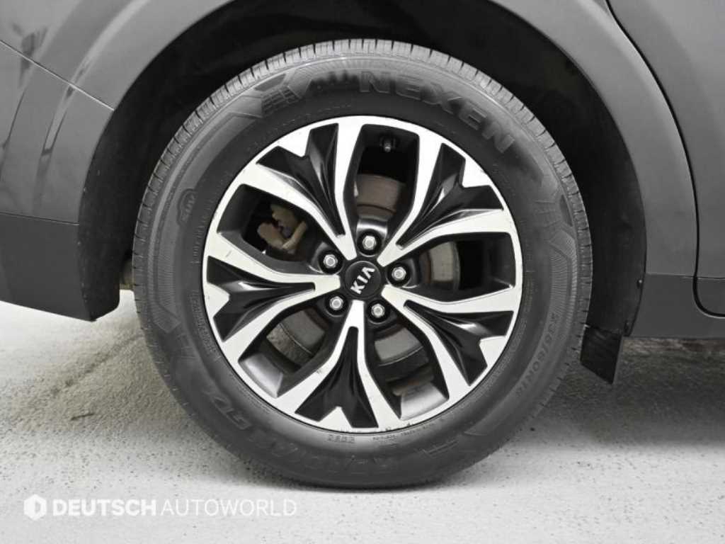 Kia Carnival — photo 18