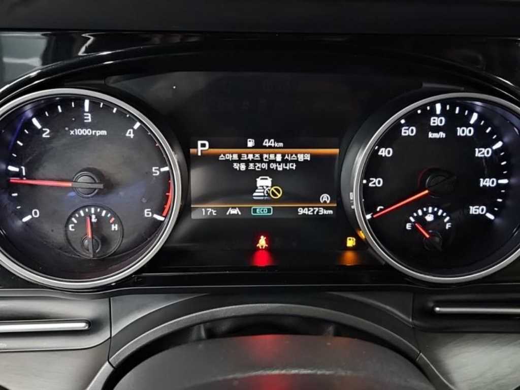 Kia Carnival — photo 09