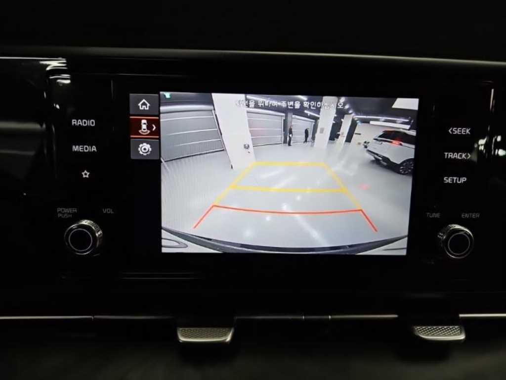 Kia Carnival — photo 11
