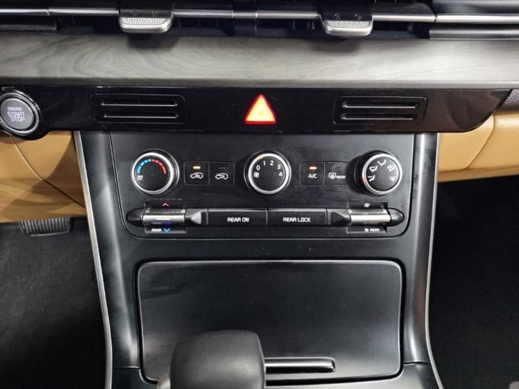 Kia Carnival — photo 12