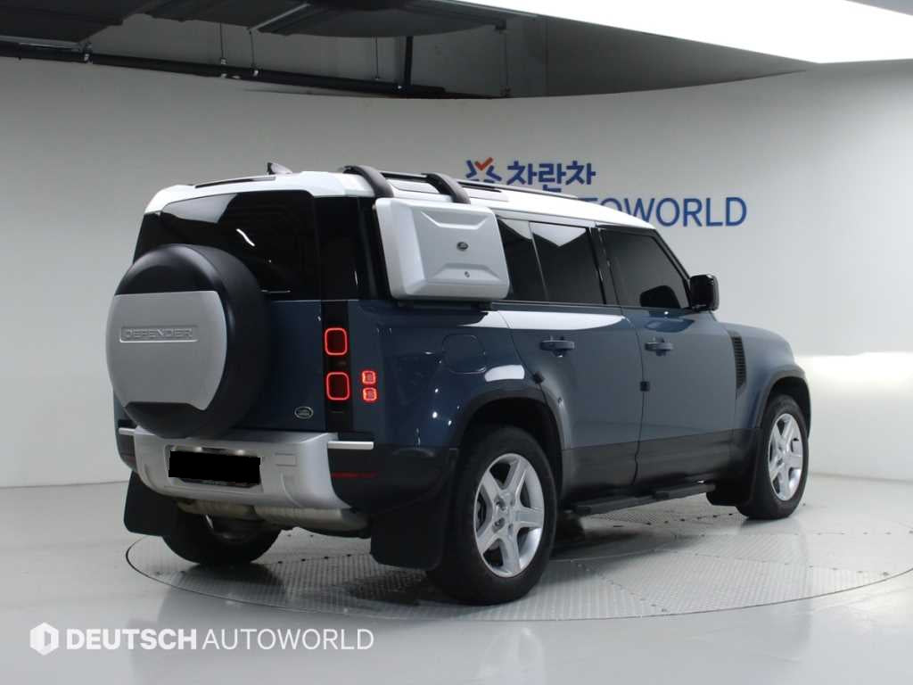 Land Rover Defender — photo 02