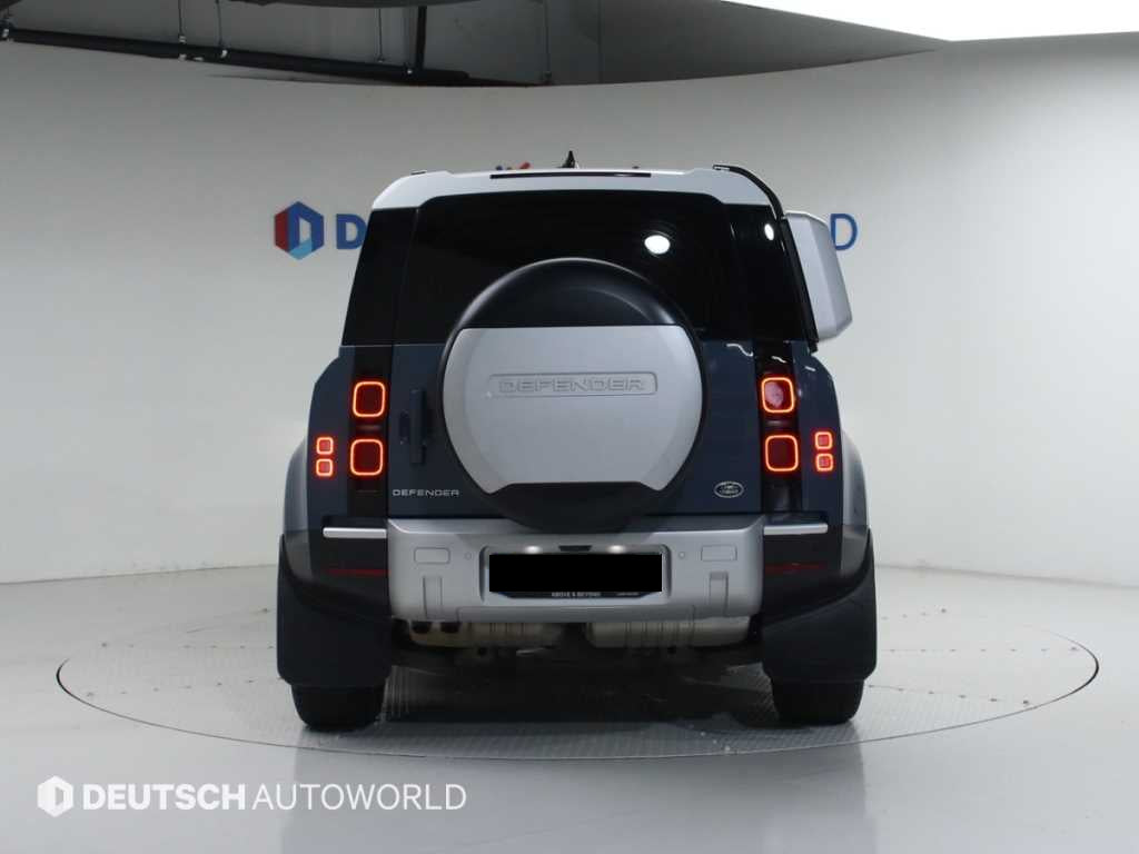 Land Rover Defender — photo 04