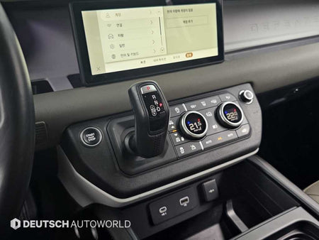 Land Rover Defender — photo 09