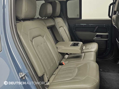 Land Rover Defender — photo 12