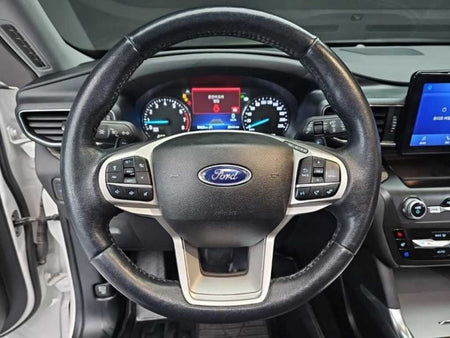Ford Explorer — photo 07