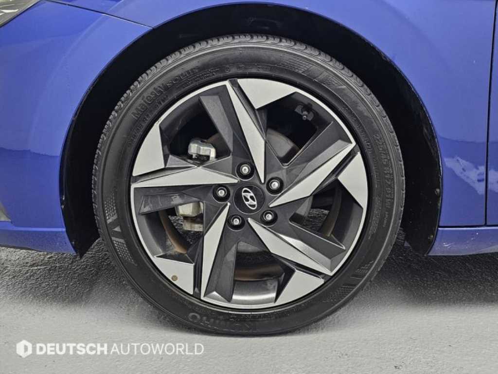 Hyundai Avante — photo 05