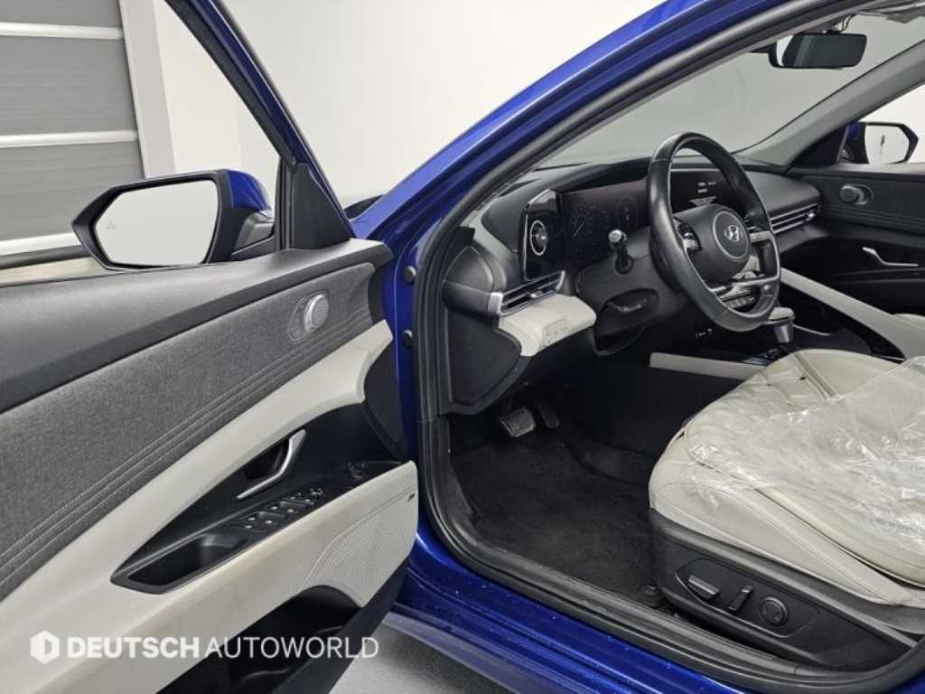 Hyundai Avante — photo 11