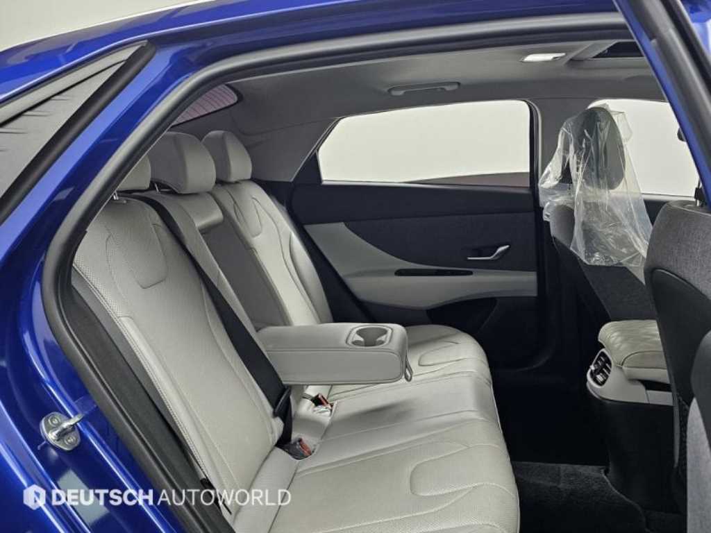 Hyundai Avante — photo 12