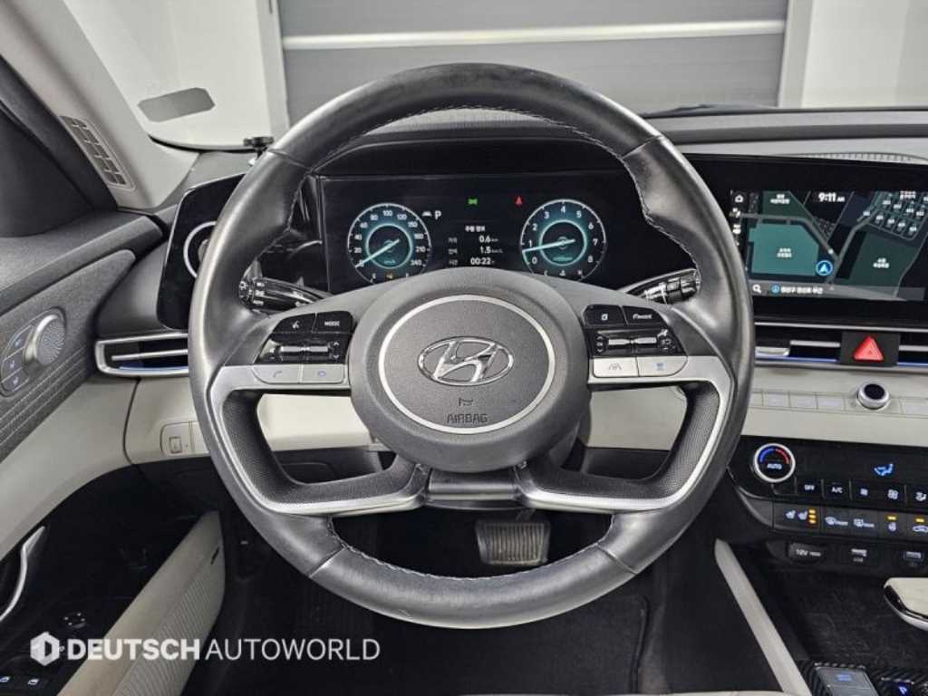 Hyundai Avante — photo 13