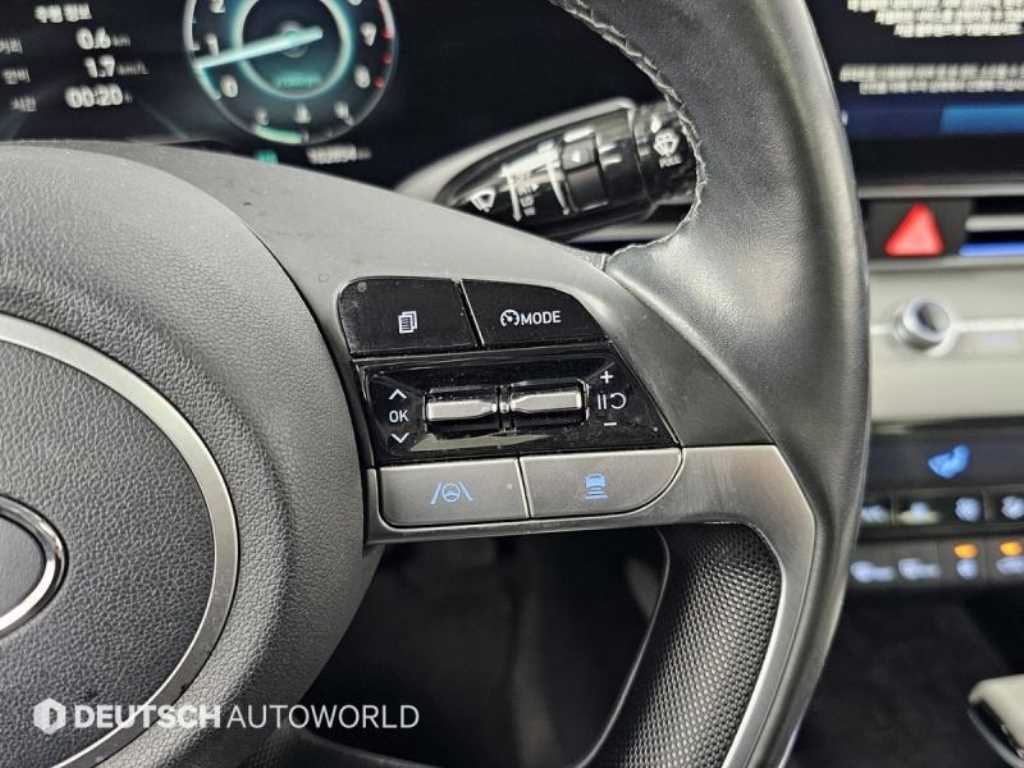 Hyundai Avante — photo 18