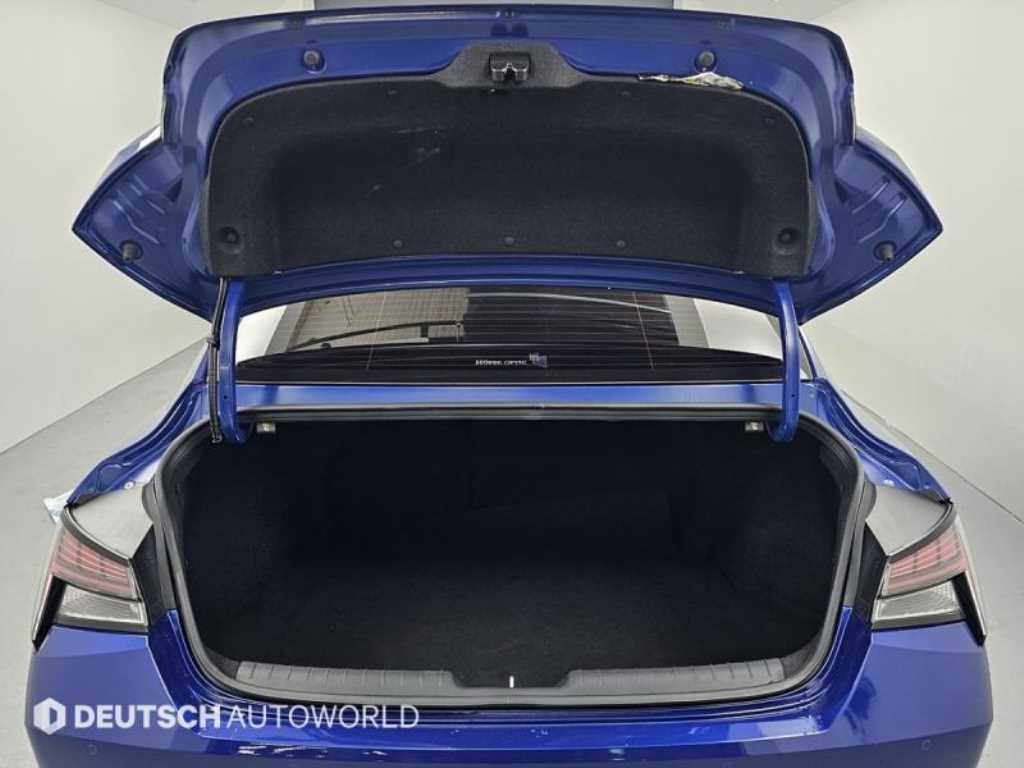 Hyundai Avante — photo 20