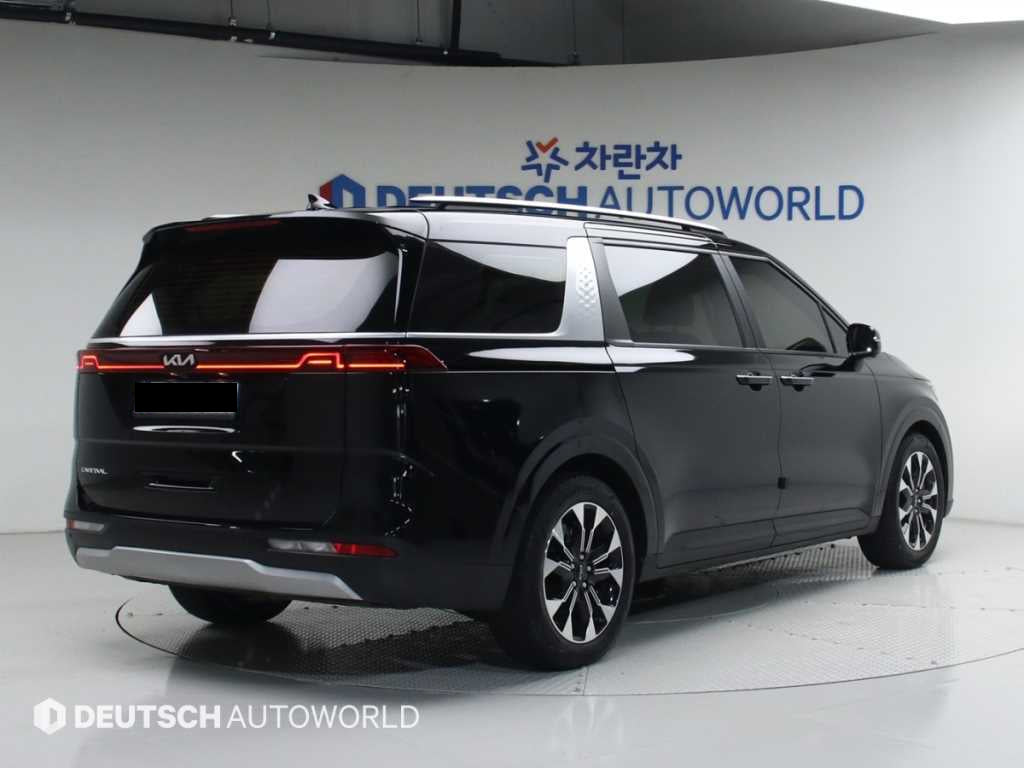 Kia Carnival — photo 02