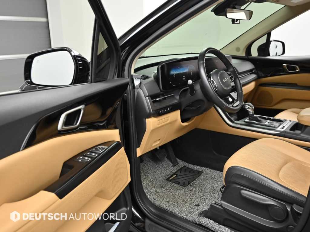 Kia Carnival — photo 11