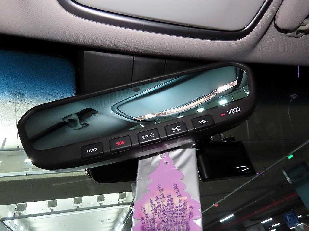 Kia K9 — photo 14