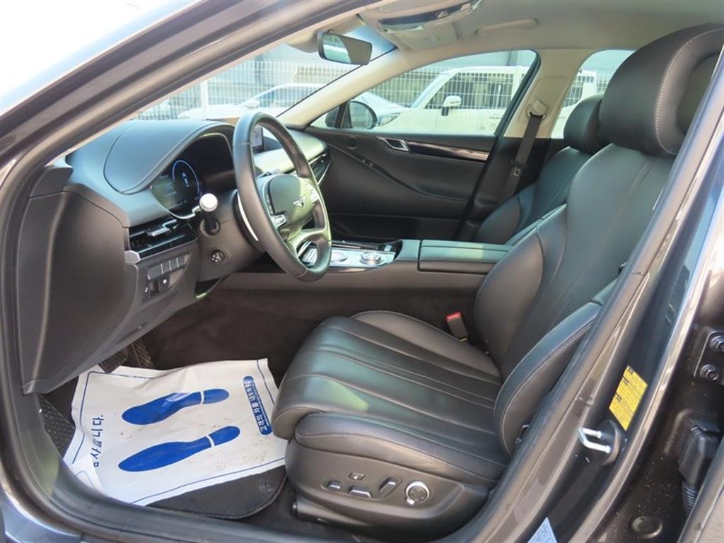 Genesis G80 — photo 05
