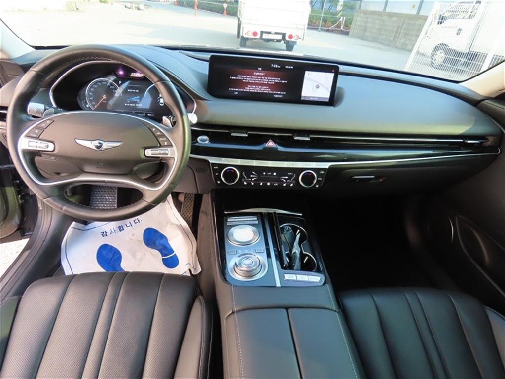 Genesis G80 — photo 09