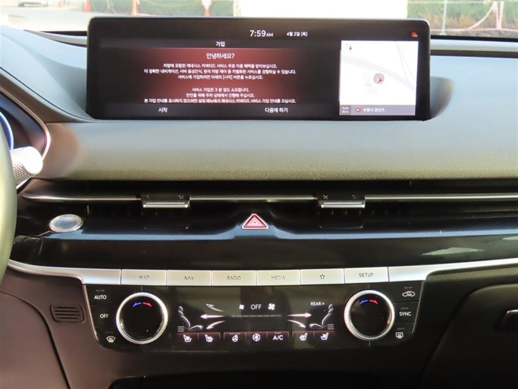 Genesis G80 — photo 11