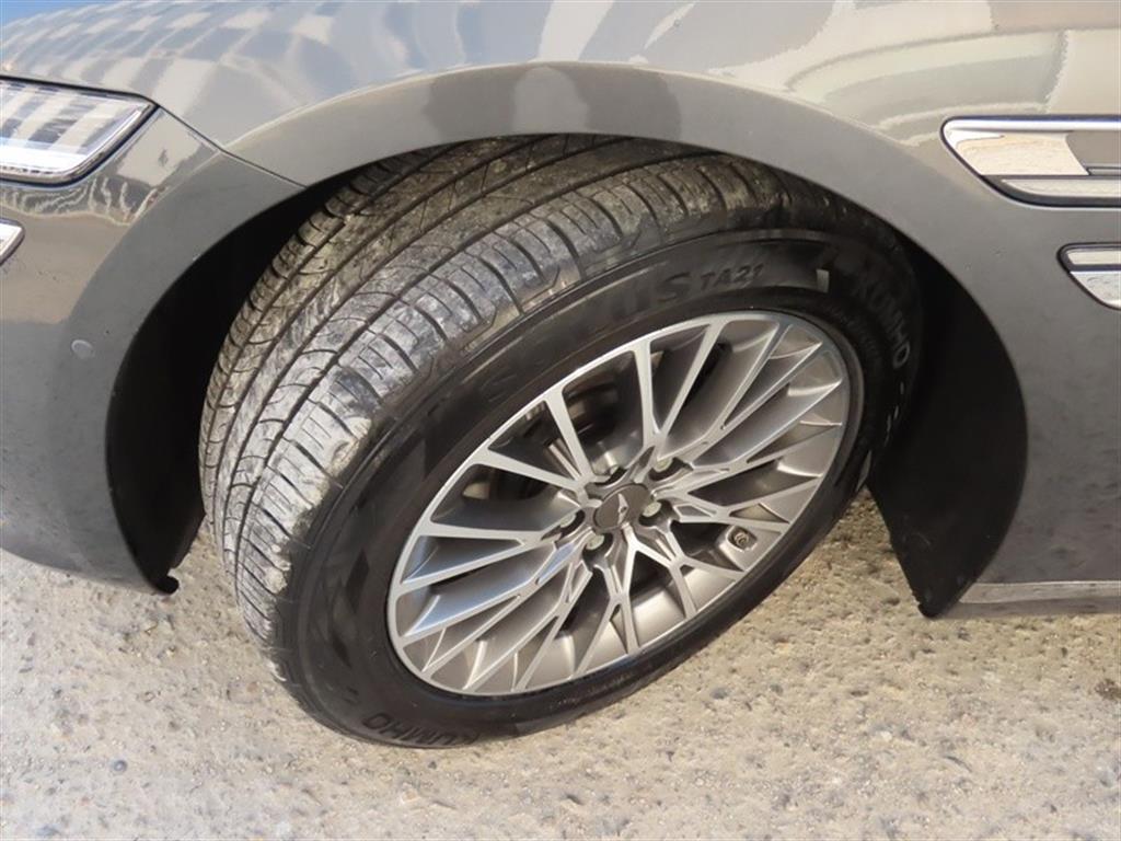 Genesis G80 — photo 18