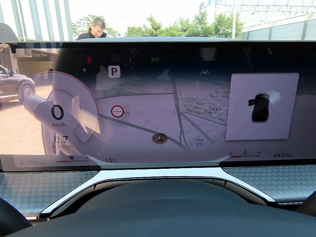 Genesis GV80 — photo 09