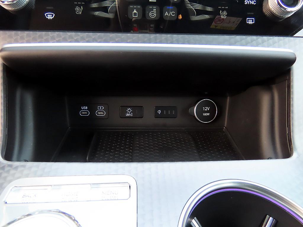 Genesis GV80 — photo 13