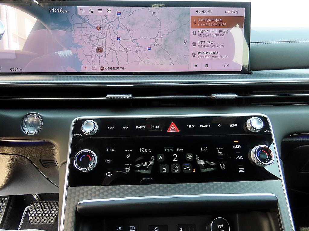 Genesis GV80 — photo 14