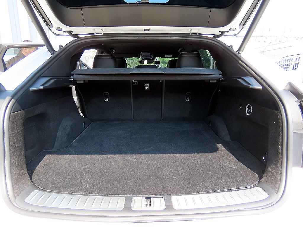 Genesis GV80 — photo 17
