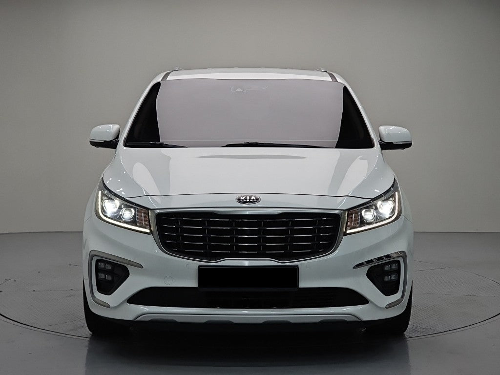 Kia Carnival — photo 02