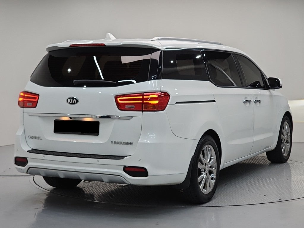 Kia Carnival — photo 04