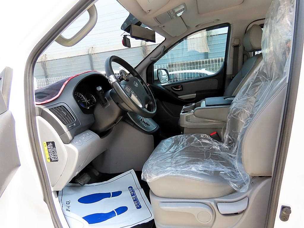 Hyundai Starex — photo 05