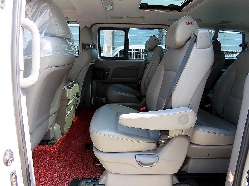 Hyundai Starex — photo 06