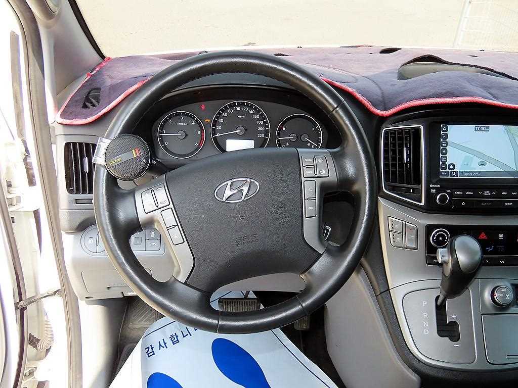 Hyundai Starex — photo 09