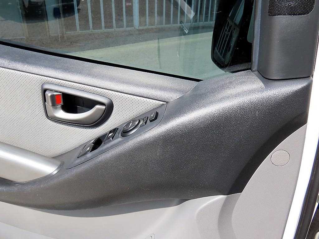 Hyundai Starex — photo 12