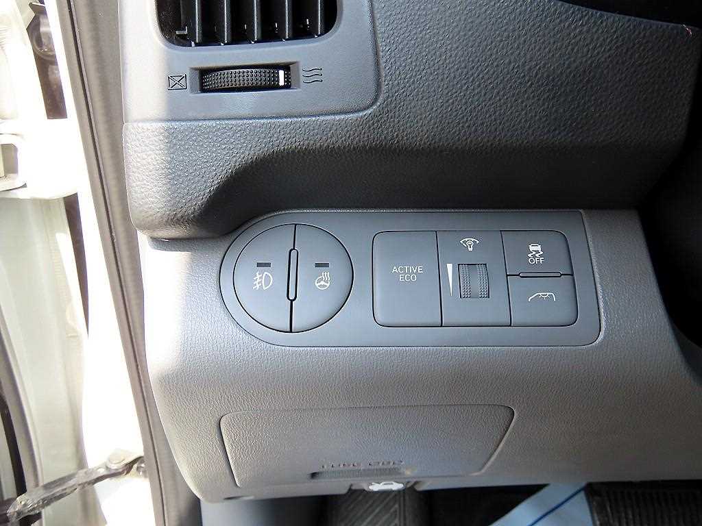 Hyundai Starex — photo 13