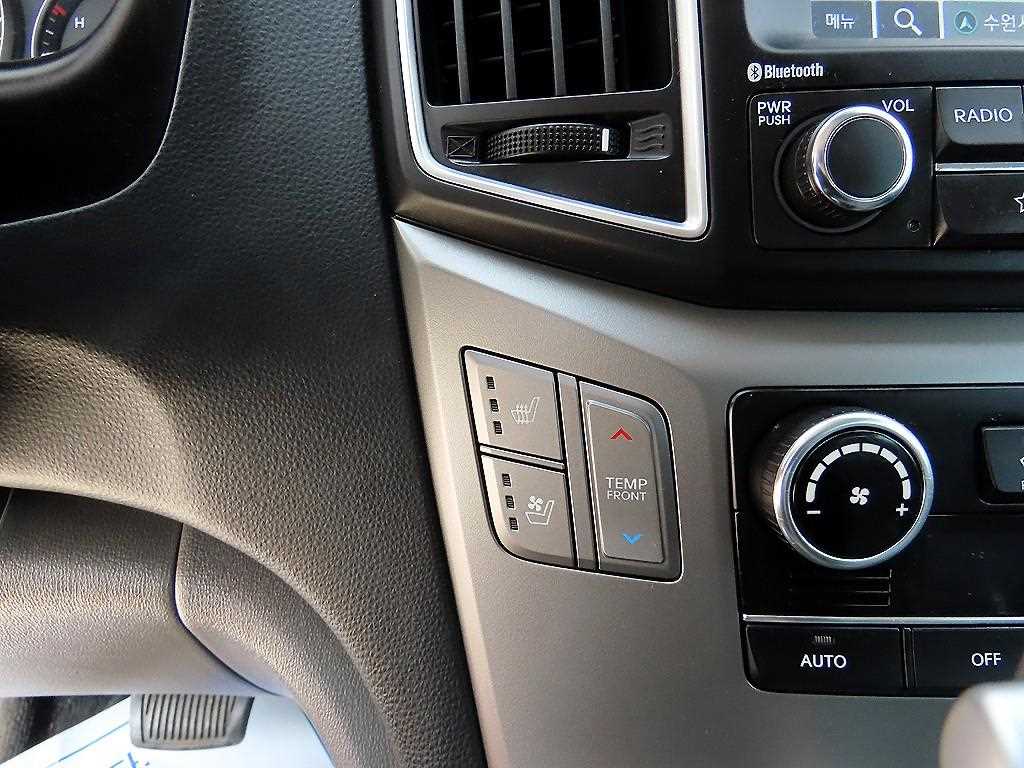 Hyundai Starex — photo 15